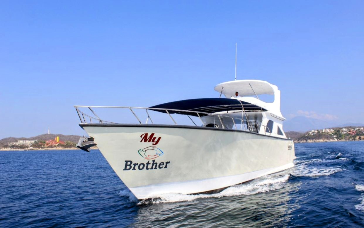 Yate de lujo para 25 pasajeros con mini alberca: experiencia privada en Huatulco 4