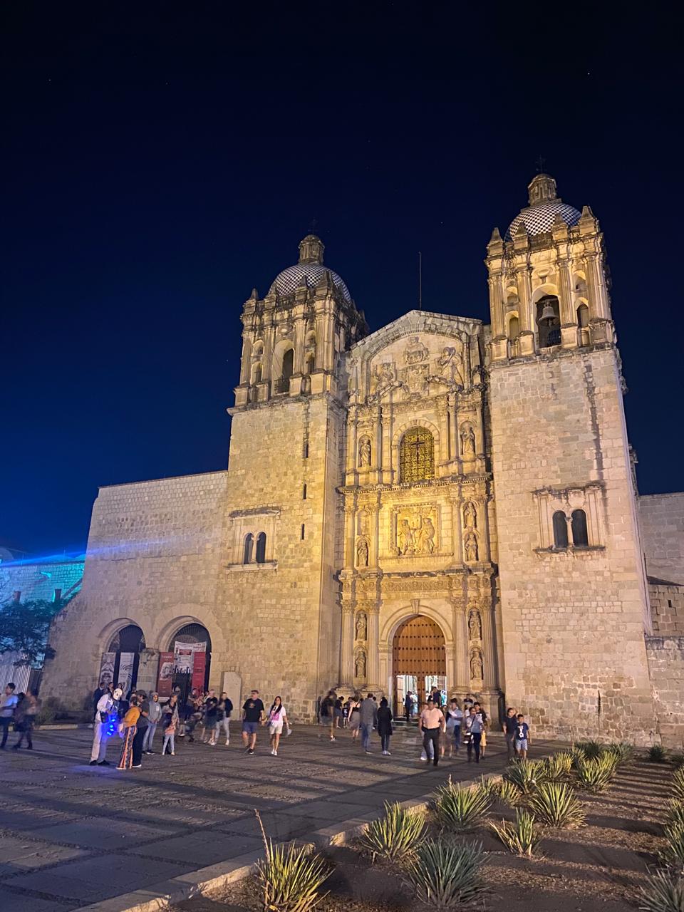 Paseo por un día a la ciudad de Oaxaca, paseo privado para 11 pasajeros 5