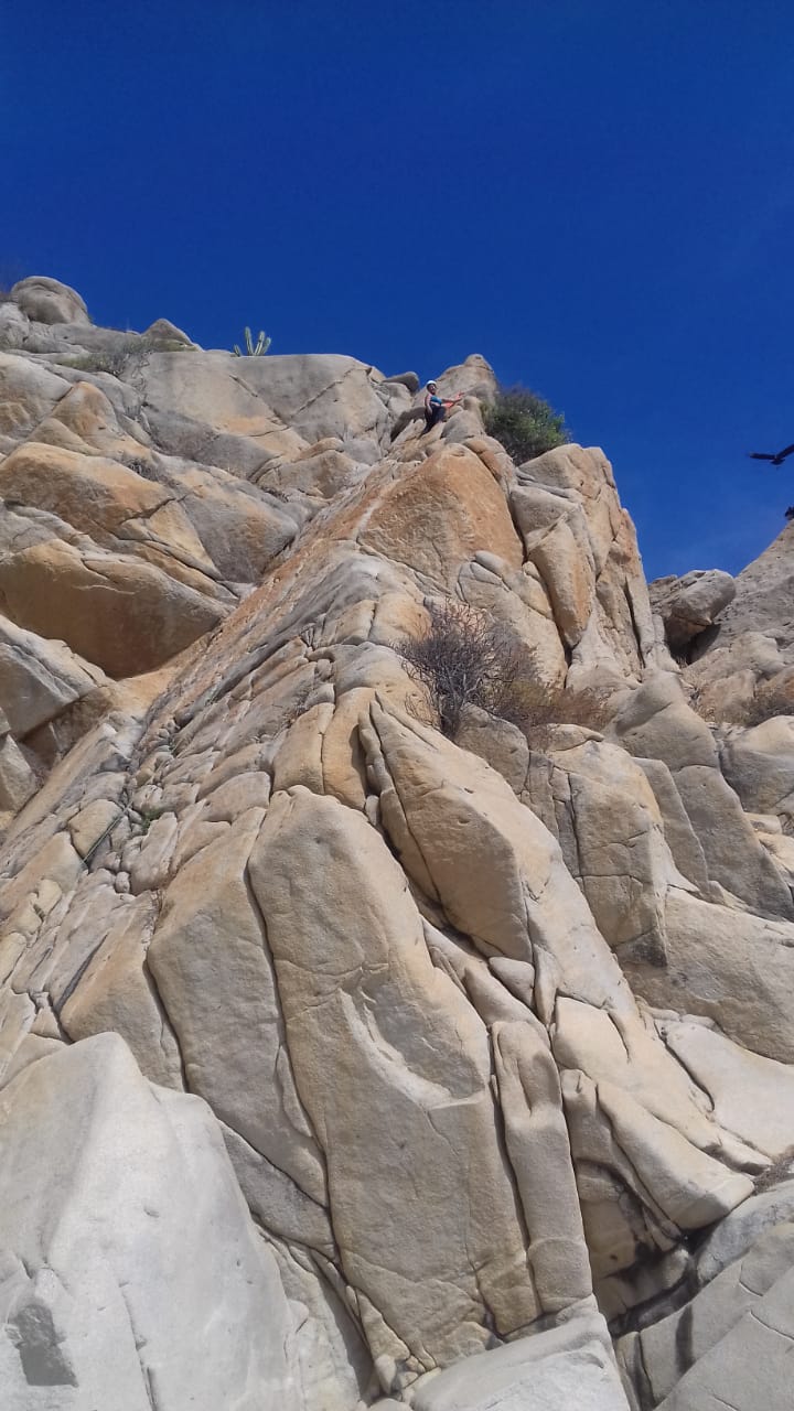 Experiencia de Rappel Punta Celeste Muro de 30 Metros 3