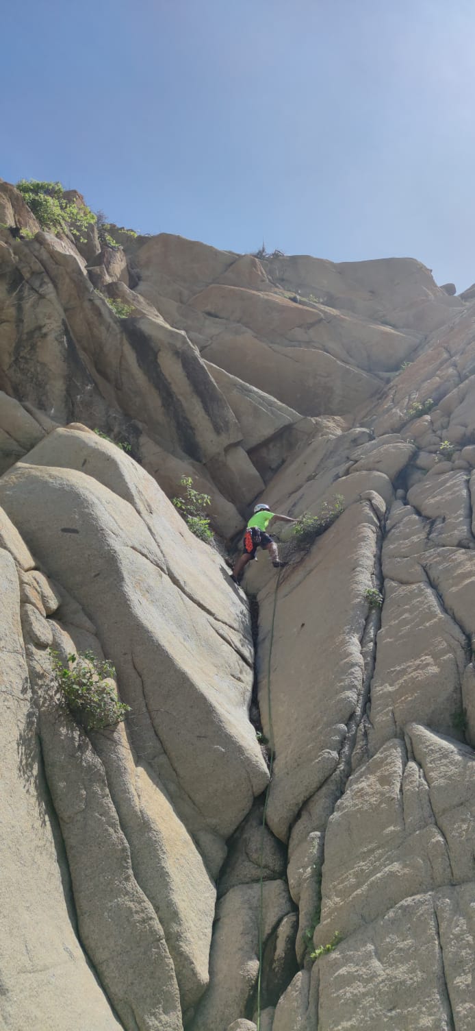 Experiencia de Rappel Punta Celeste Muro de 30 Metros 2