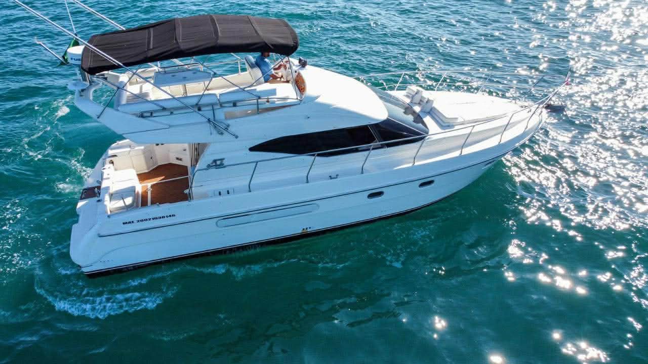 Vive un día inolvidable en yate para 18 pasajeros por las bahías de Huatulco,con internet satelital 5