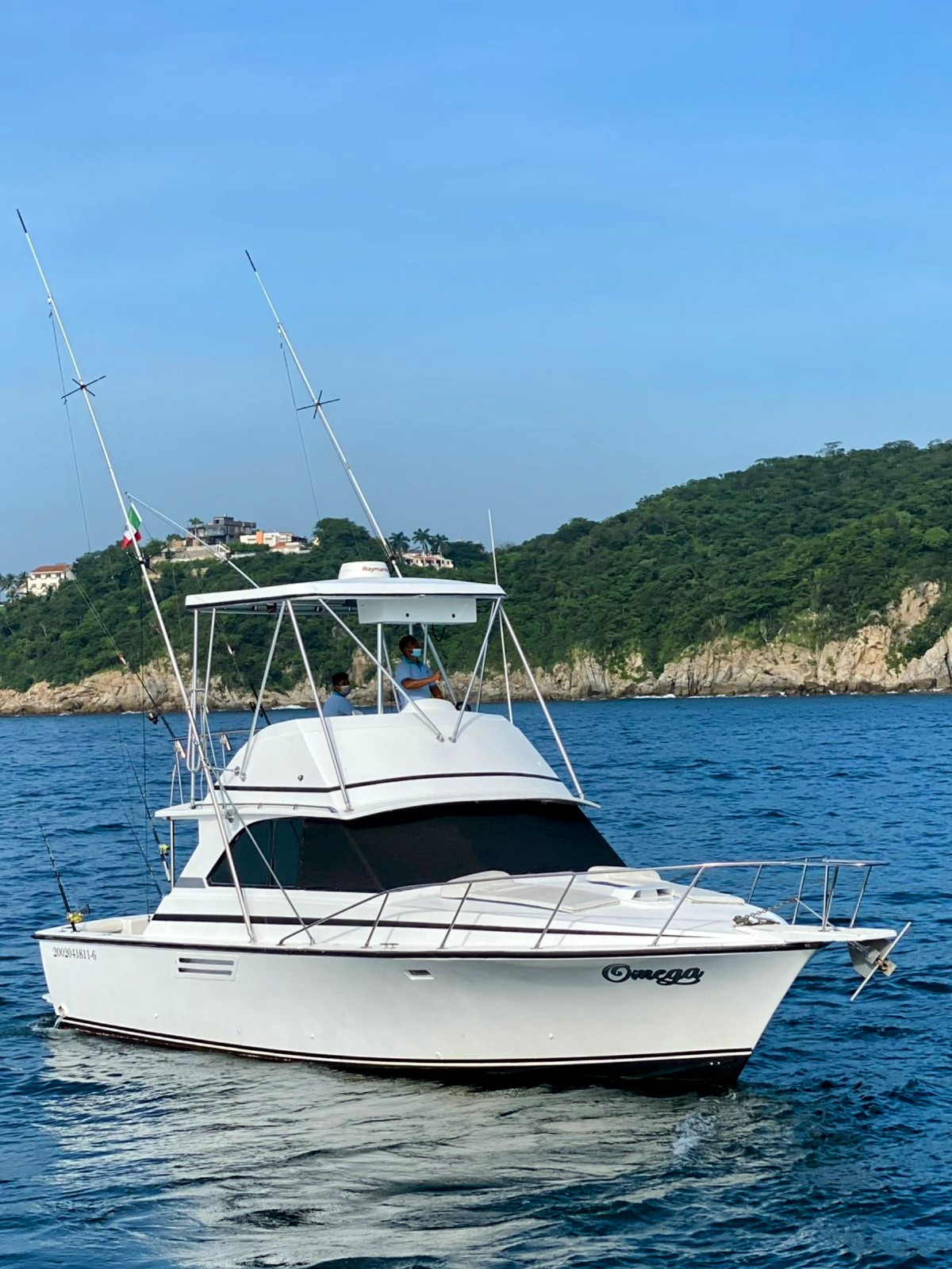 Vive un día inolvidable en el Yate para 15 pasajeros visitando las Bahías de Huatulco por mar 2