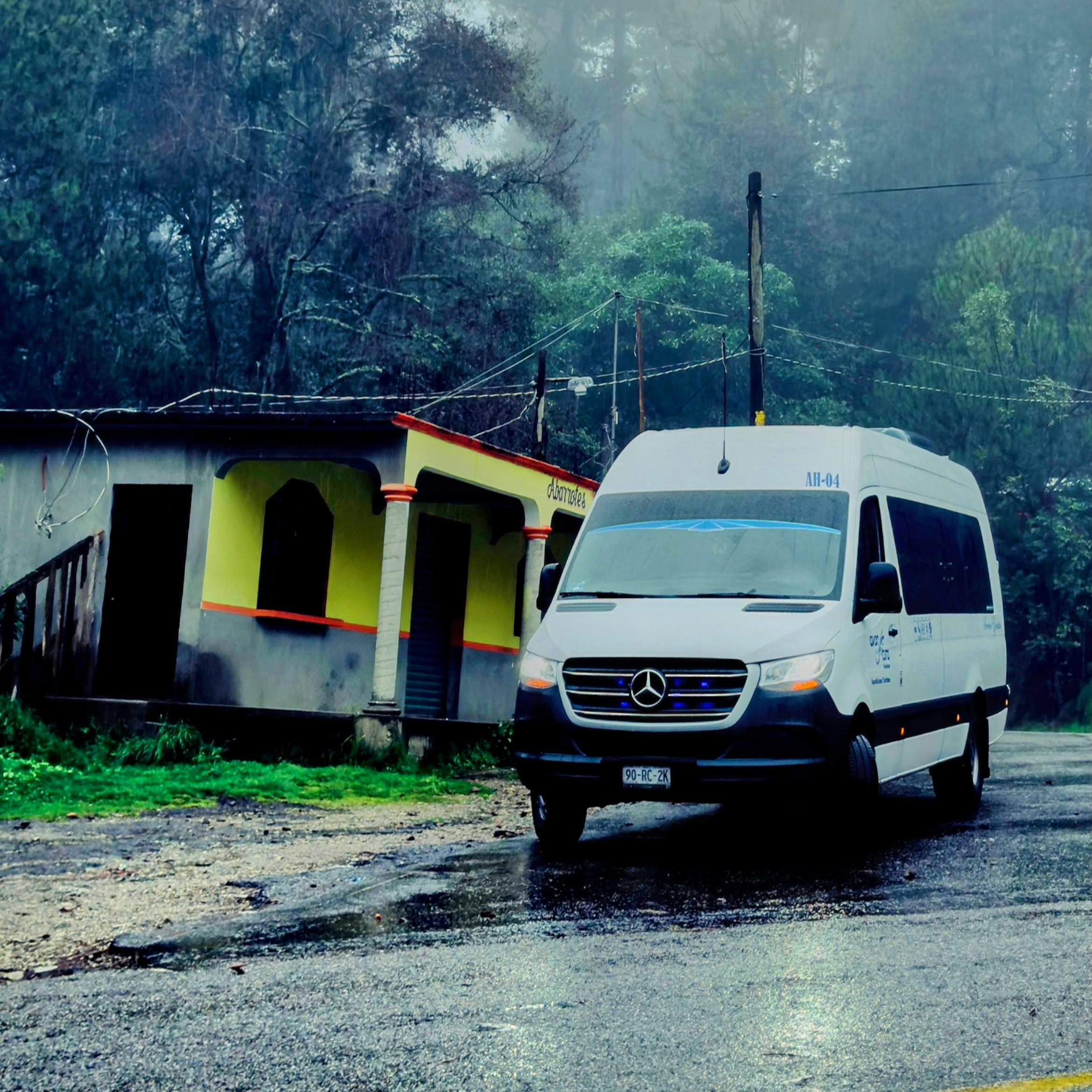 San José del pacífico 2 días una noche camioneta para 20 pasajeros, privado 5