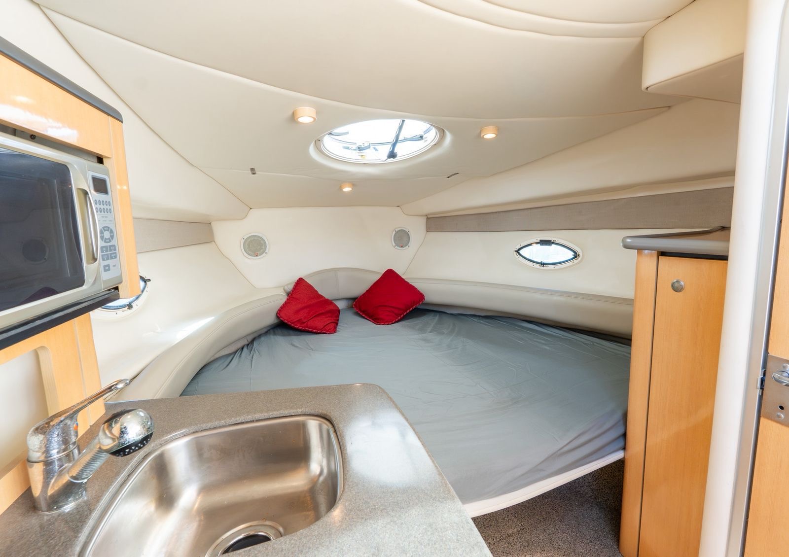 Private Yacht 7 people Getaway Through the Bays of Huatulco,round trip transportation 3