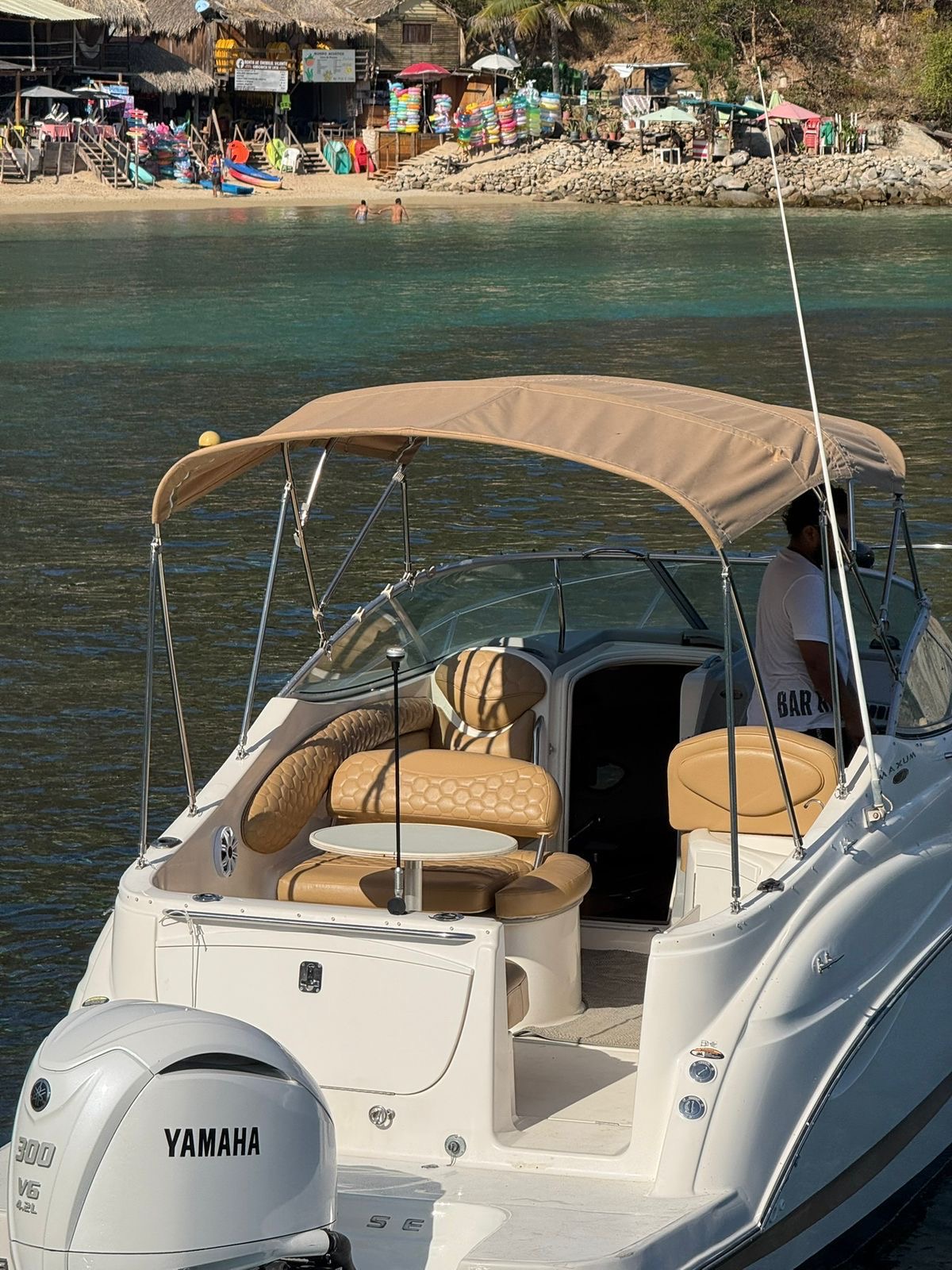 Private Yacht 7 people Getaway Through the Bays of Huatulco,round trip transportation 4