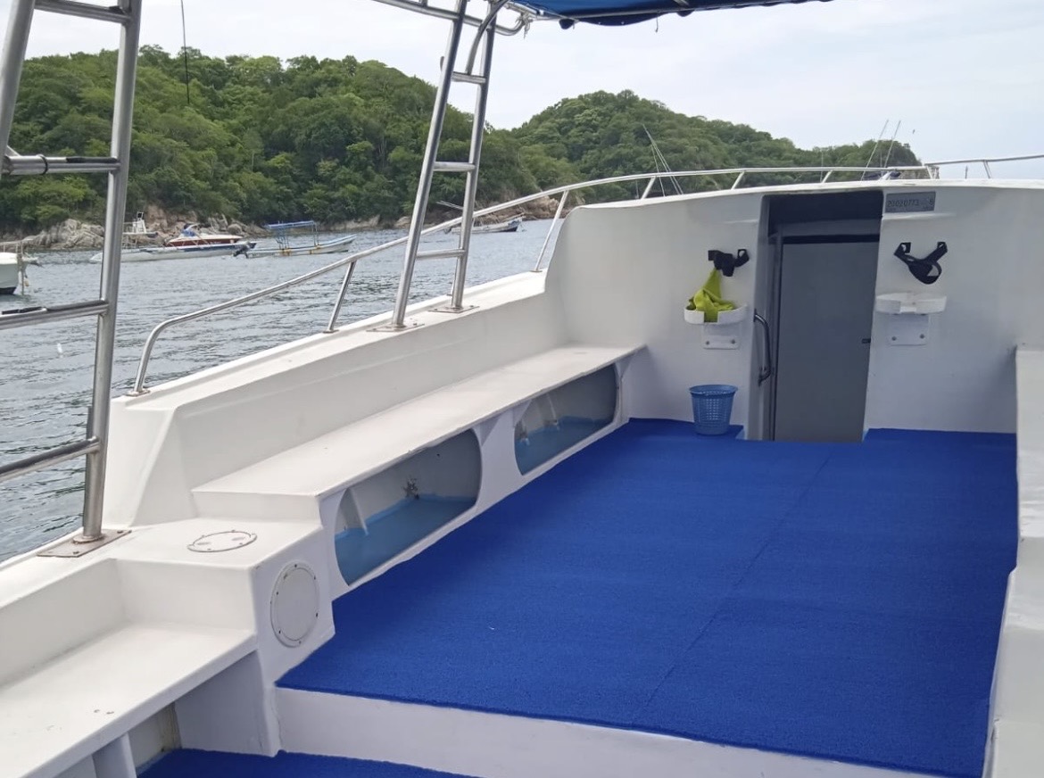 Paraíso Marino – Tour 7 Bahías en Embarcación 39 FT, equipada con bañó pará 25 personas 3