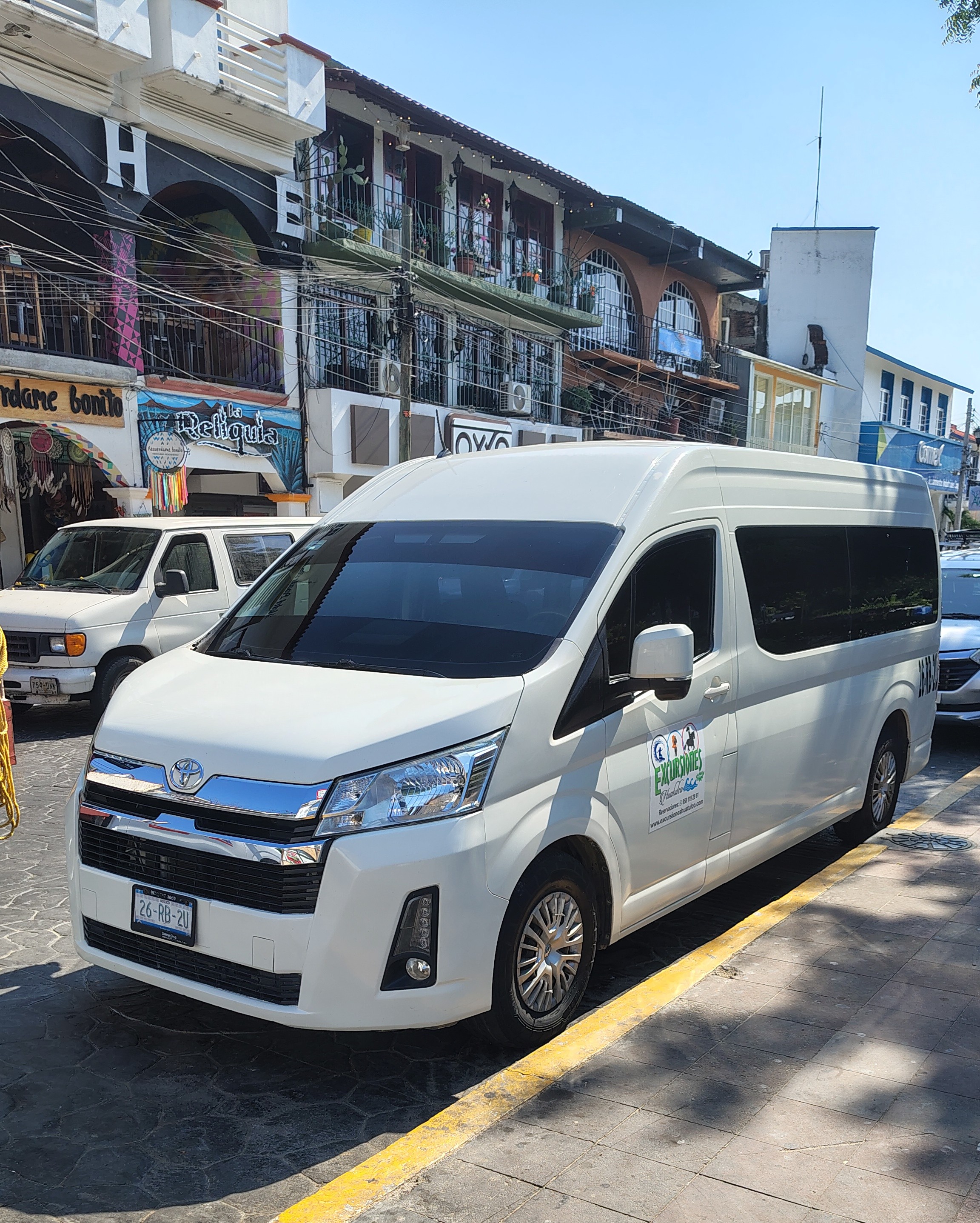 Toyota Hiace 4