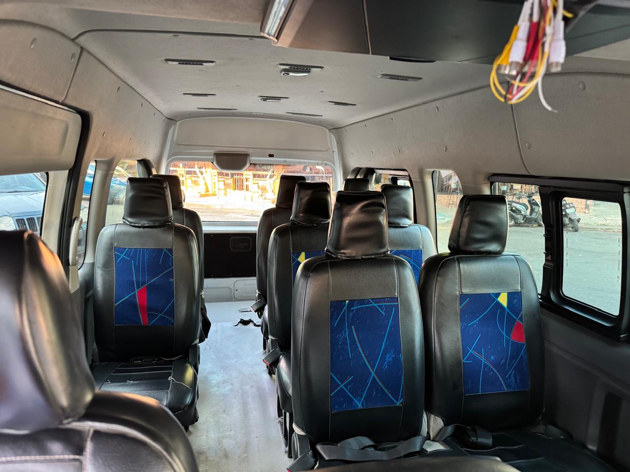 Toyota Hiace 4